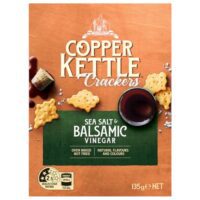 Pack of Copper Kettle Crackers with sea salt and balsamic vinegar flavour, weighing 135g.